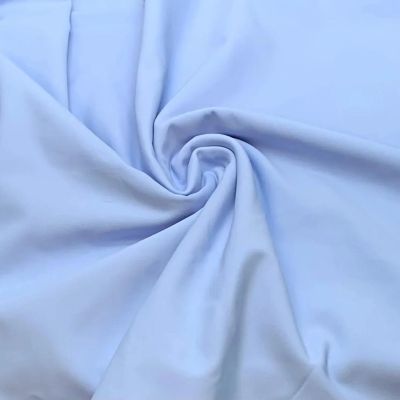 Kód: 38513 Matt két irányba elasztikus lycra 190 grm2. 100 százalékosan újrahasznosított ECONYL ® poliamid nylon szálból készült,  bizonyítottan kétszer jobban ellenáll a klórnak, barnító krémeknek, olajoknak mint a hasonló szövetek. LYCRA Xtra Life ™ hosszú élettratamú.